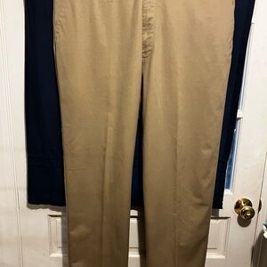 Haggar Men's Classic Khaki Chinos 42x31 3/4
